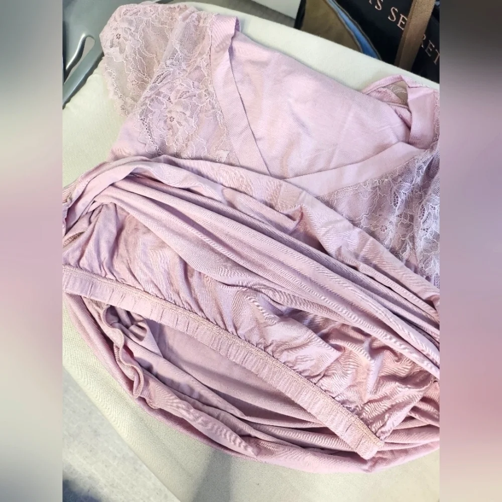 Oh Zuza Soft Pink V-Neck Pajama Set with Lace Trim size Large - Picture 4 of 9